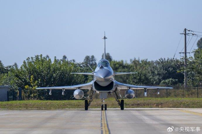 直击！南部战区空军航空兵“空战”演练现场